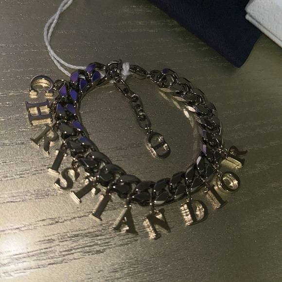 💯 Christian Dior Lettering Charm Bracelet Runway Piece BNIB Unisex - Picture 5 of 6